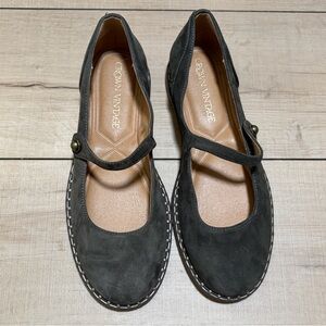 Crown Vintage olive brown  Suede Mary Jane Flats Size 7.5
